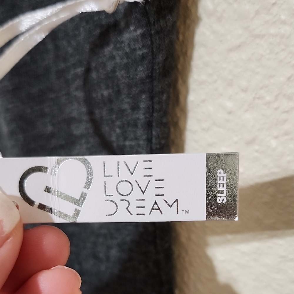 Aeropostale Black Fitted T-Shirt with Sequin Graphic - Picture 2 of 8